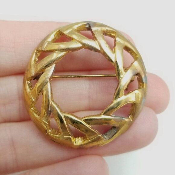 Vintage Geometric Gold Tone Circle Brooch, Overlapping Triangle Design Pin - Picture 1 of 5